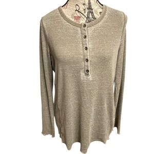 Jane and Delancey Long Sleeve Button Top - Gray